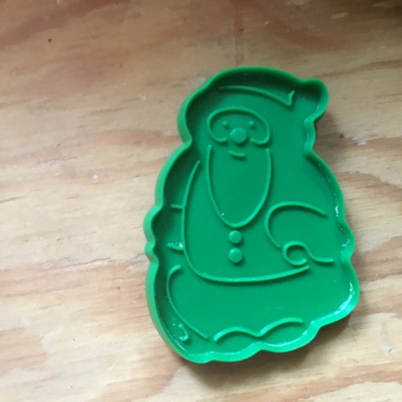 Green vintage Christmas cookie cutters- 8 plastic cookie cutters - great Shape - Picture 3 of 8